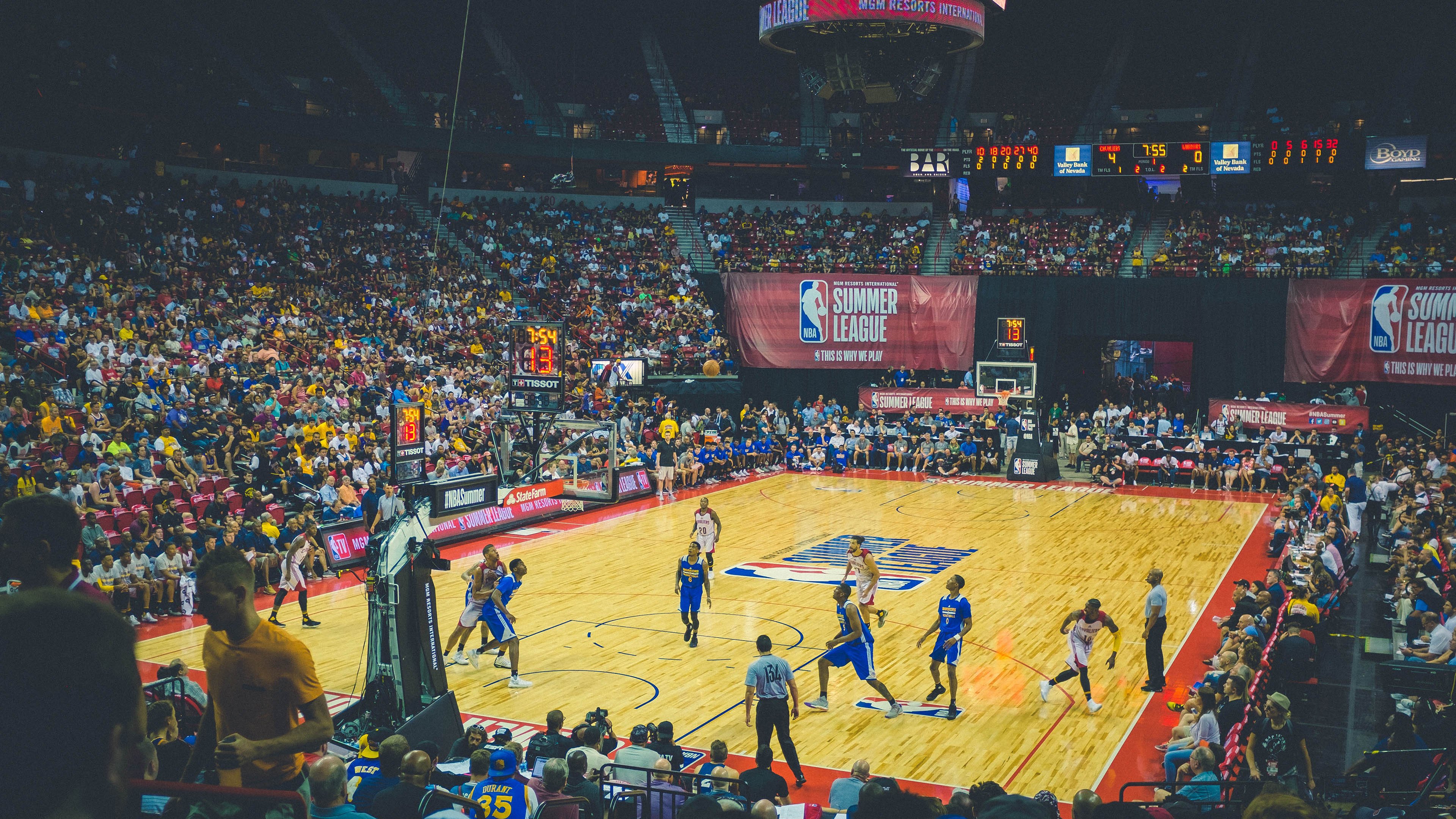 北京国安防守稳定球队士气高涨，北京国安所有队员